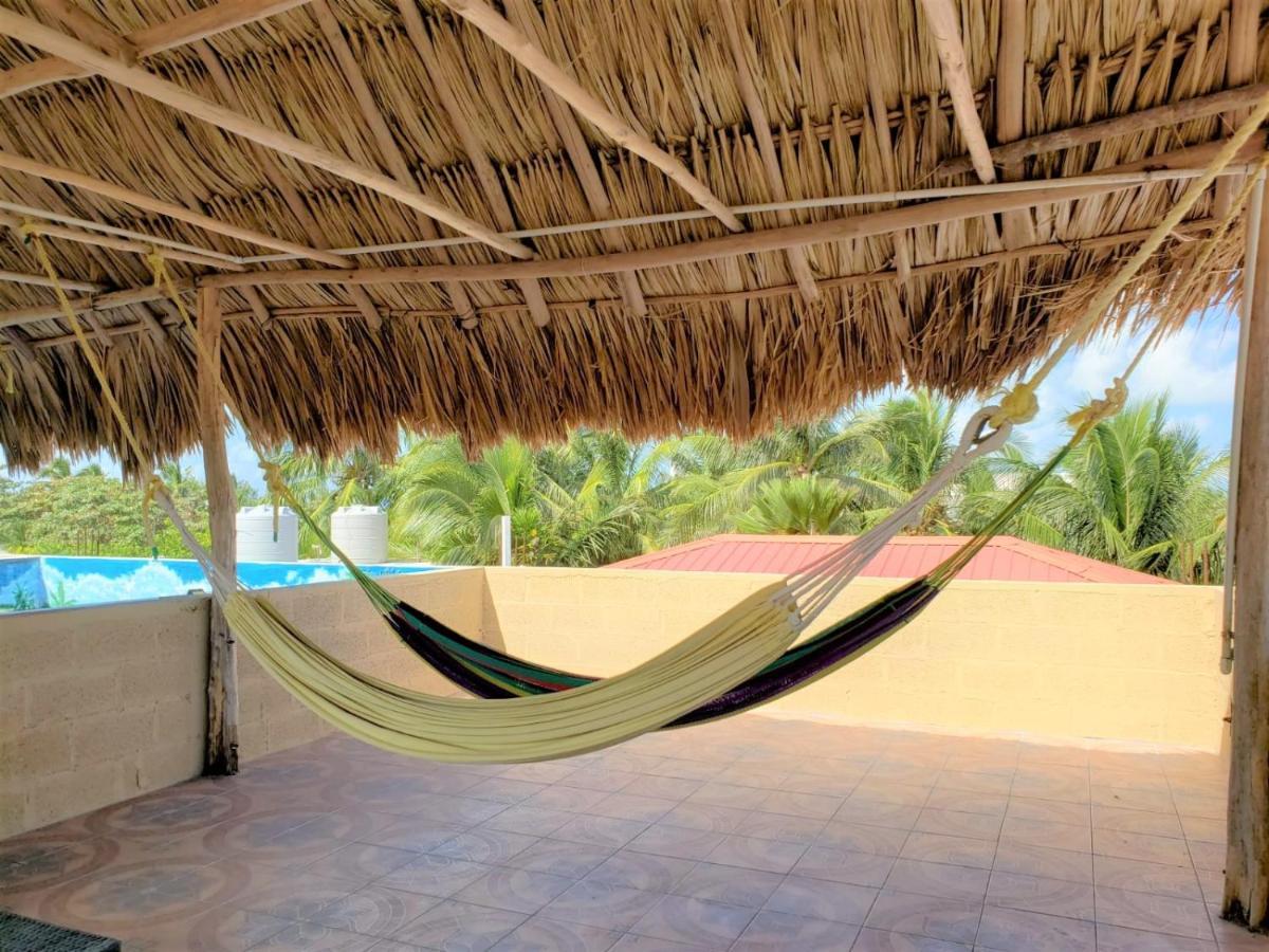 Beach Club Condos At Popeyes Cayo Caulker Exterior foto