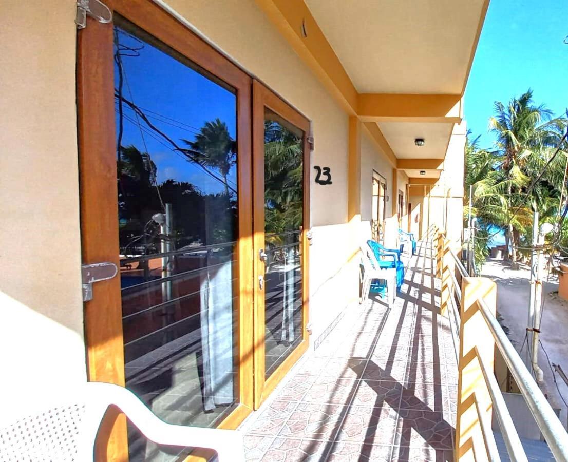 Beach Club Condos At Popeyes Cayo Caulker Exterior foto