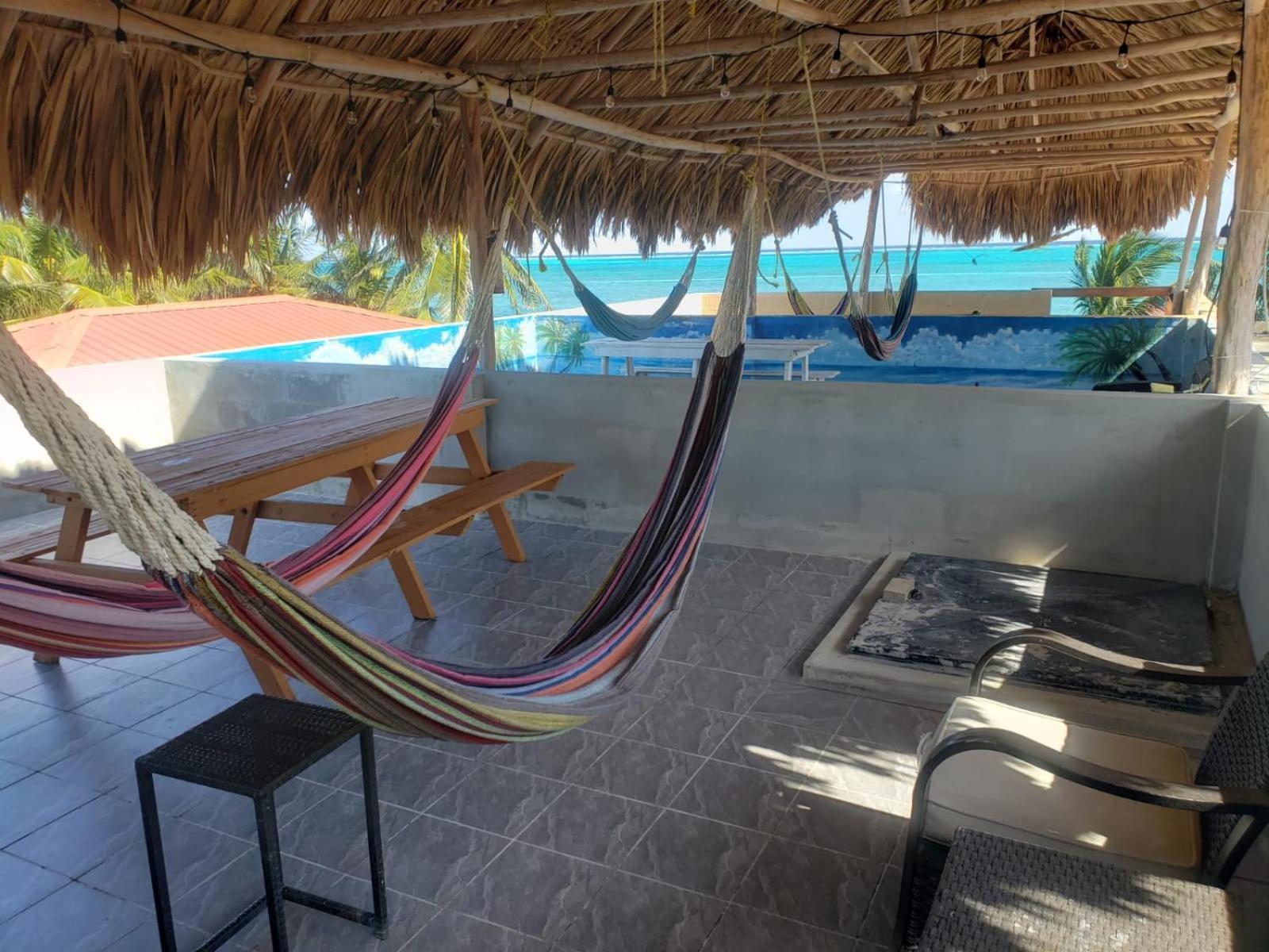 Beach Club Condos At Popeyes Cayo Caulker Exterior foto
