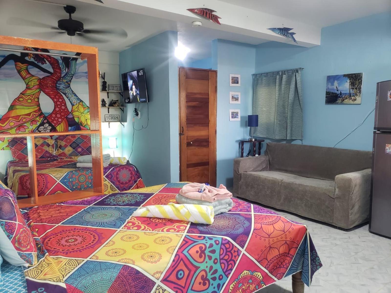 Beach Club Condos At Popeyes Cayo Caulker Exterior foto