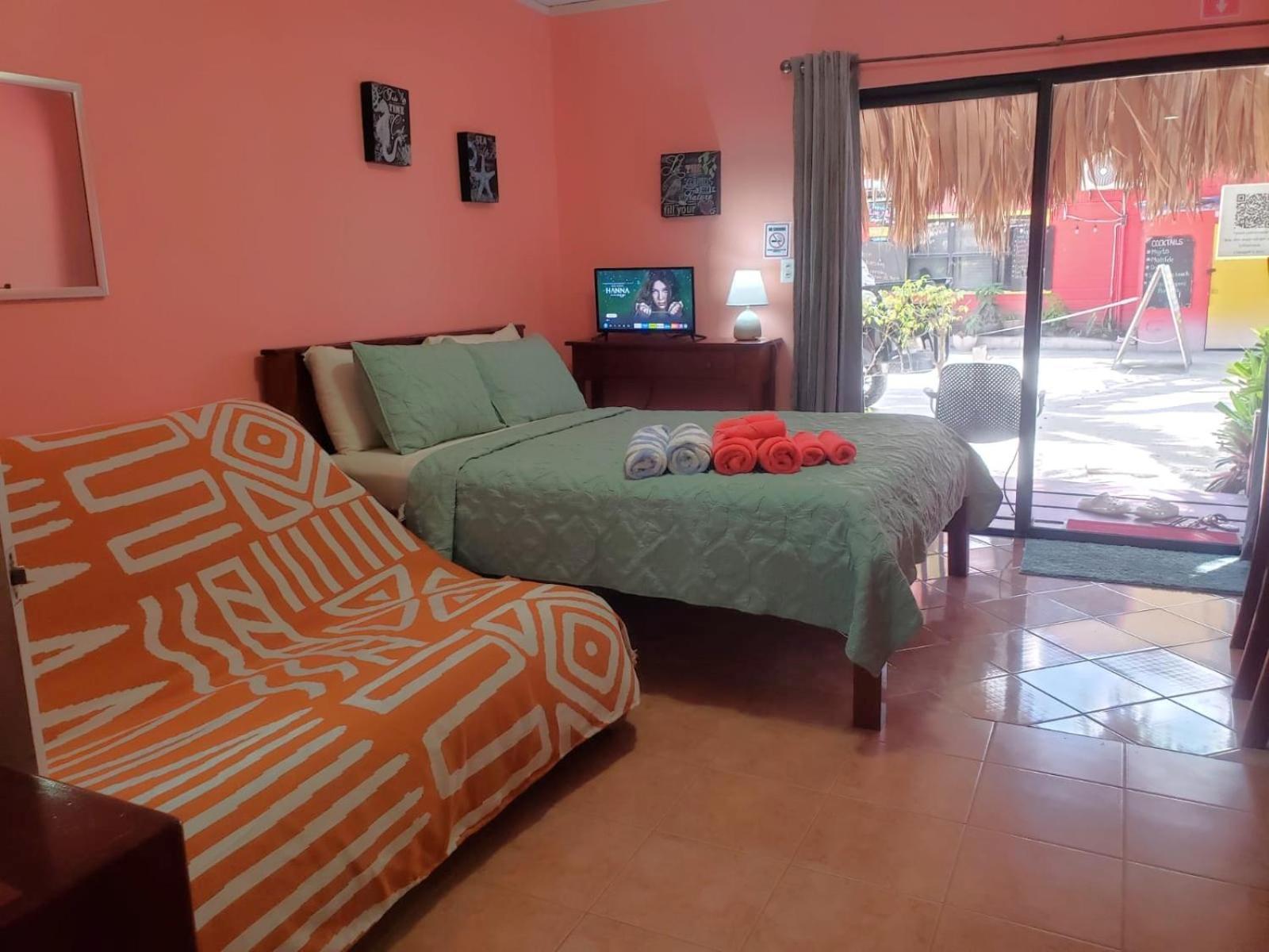 Beach Club Condos At Popeyes Cayo Caulker Exterior foto