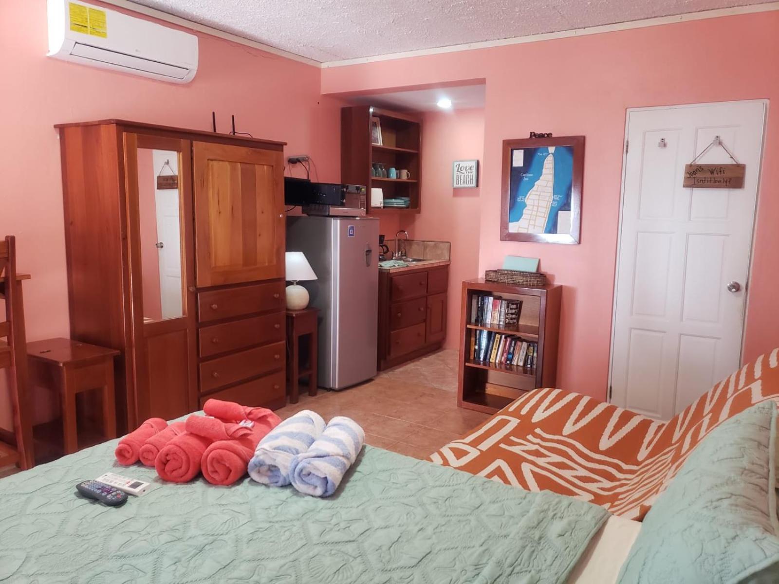 Beach Club Condos At Popeyes Cayo Caulker Exterior foto