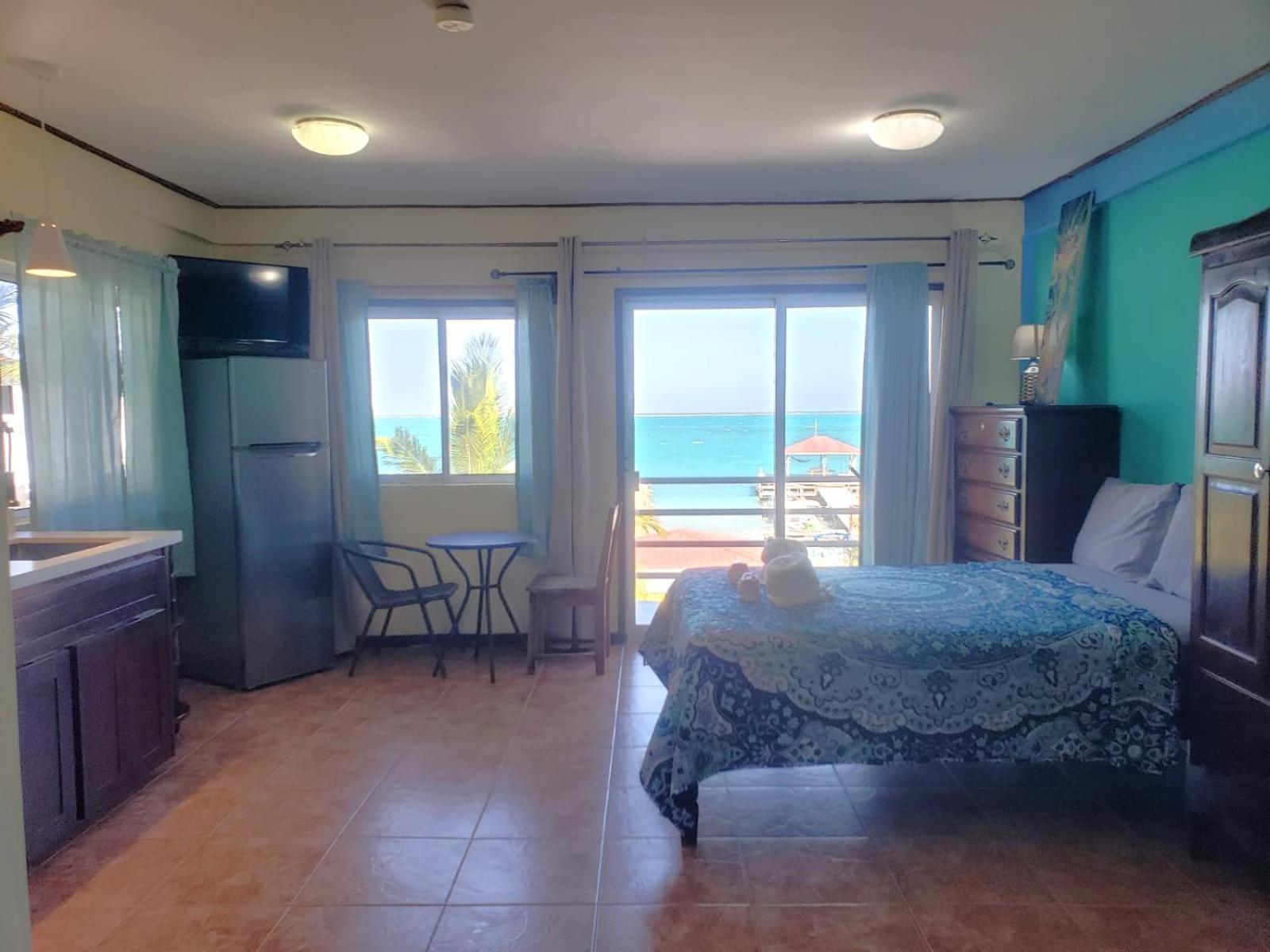 Beach Club Condos At Popeyes Cayo Caulker Exterior foto